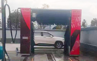 彩云之南，滇中腹地！云南玉溪中石化配置林頓龍門全自動洗車機